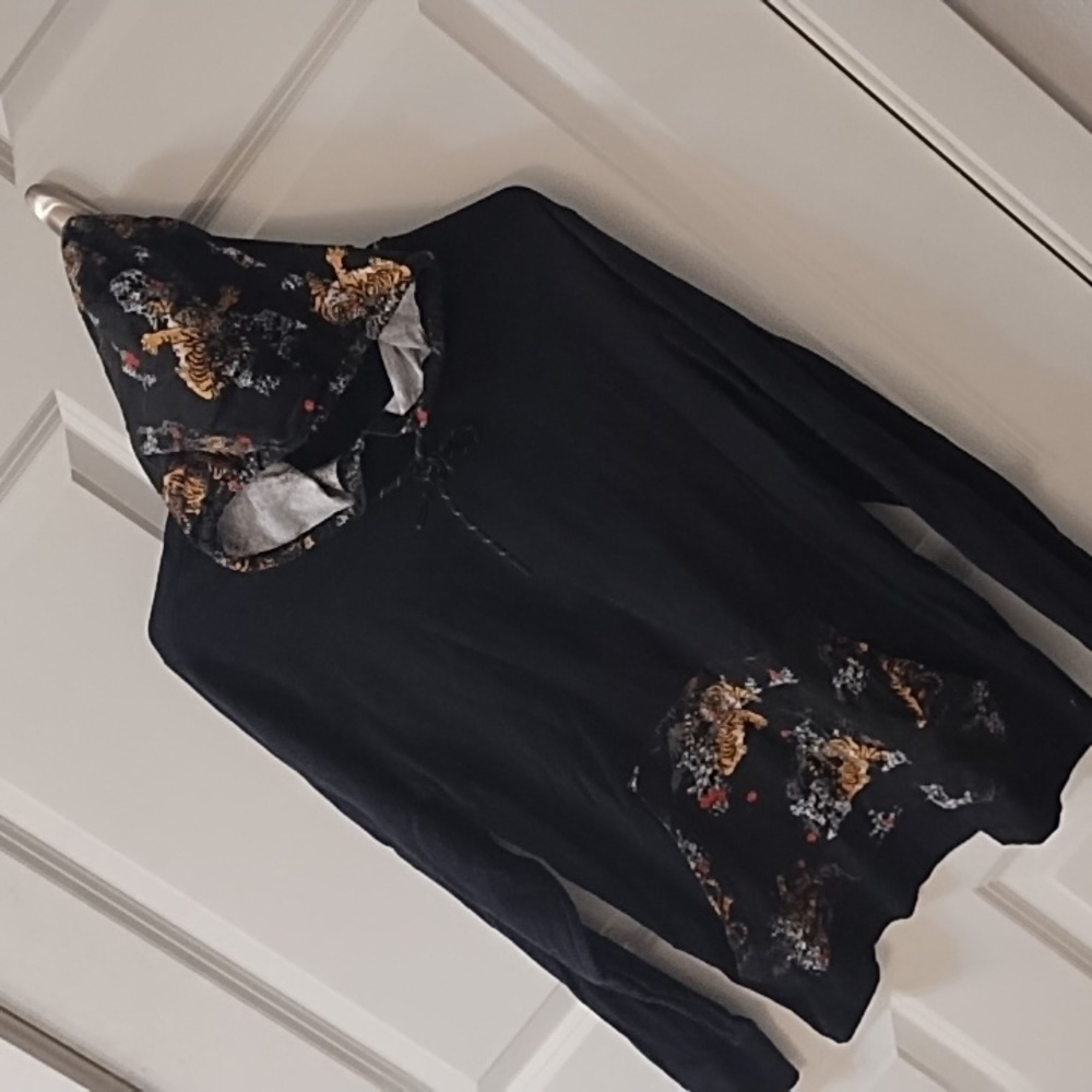 Long sleeve hooded T-shirt